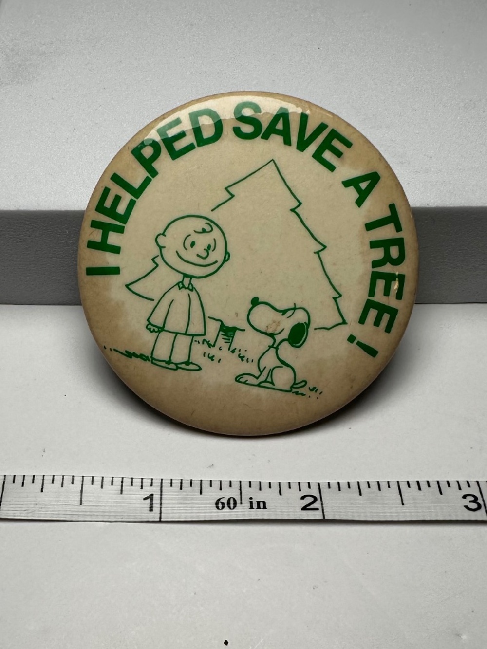 Vintage Peanuts Snoopy Charlie Brown I Helped Save a Tree Pinback Button